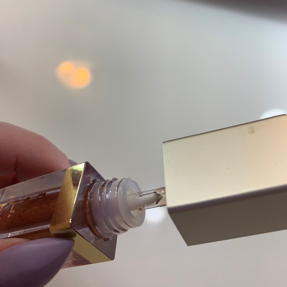 Stila lipgloss - Picture 2 of 3